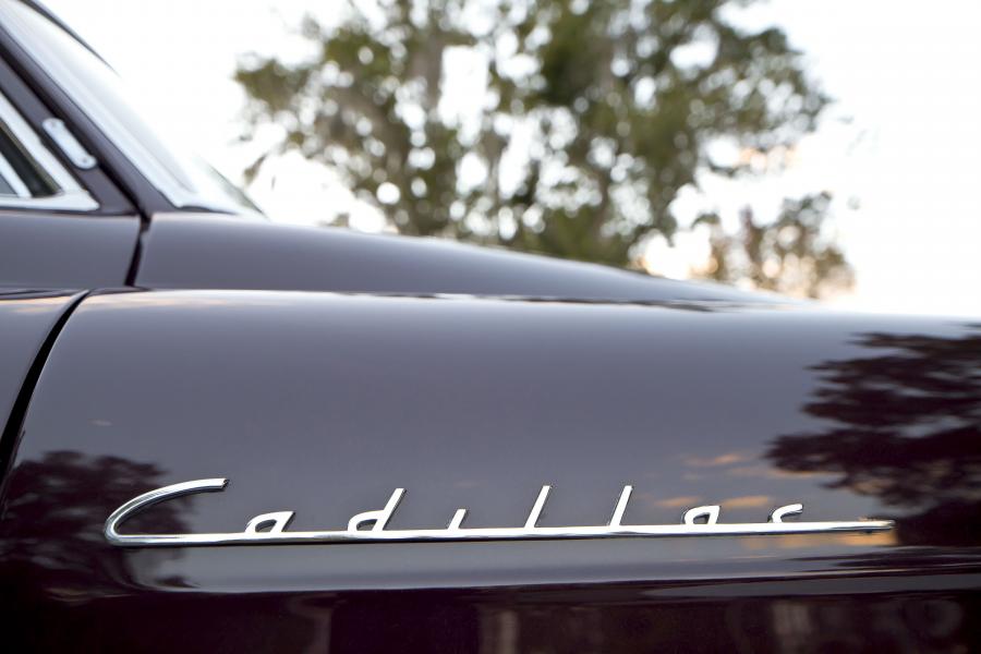 Логотип Cadillac Series 60 Fleetwood Special 1949 года  (фото 14 из 26)